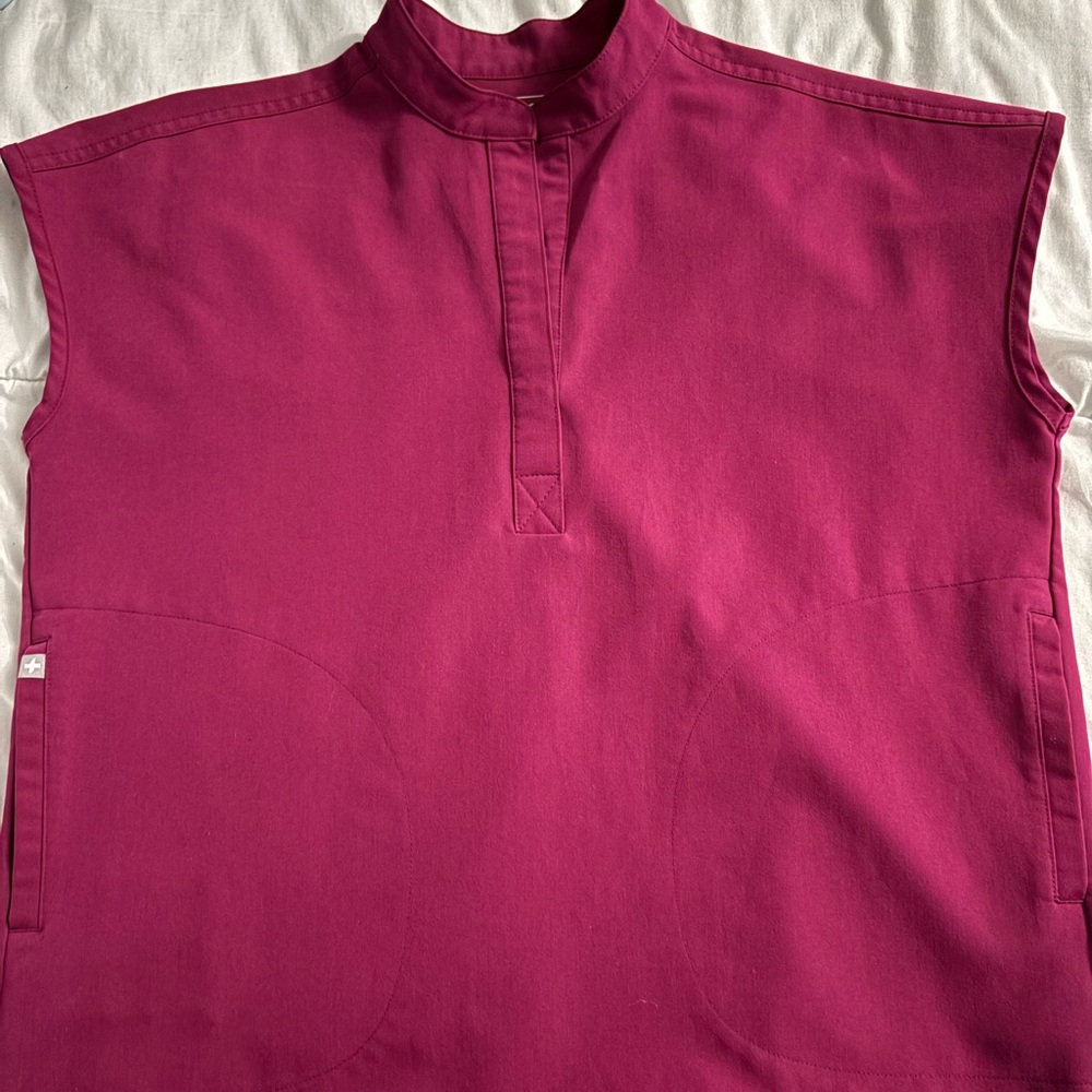 FIGS Scrubs Set